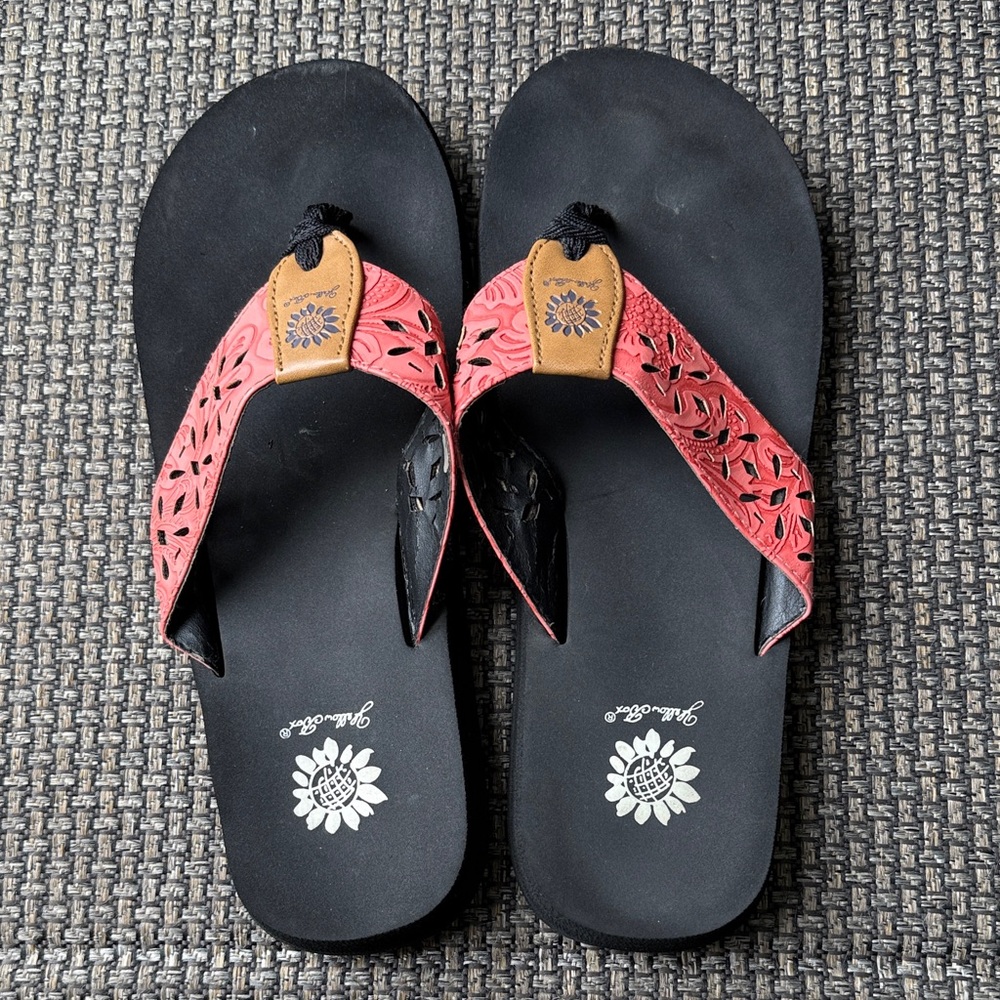 Yellow Box Size 10 Black and Coral Flip Floos